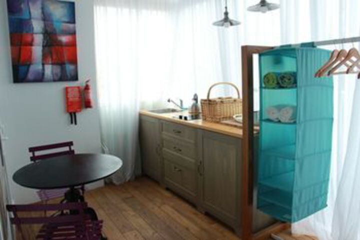 Room 14 of 27