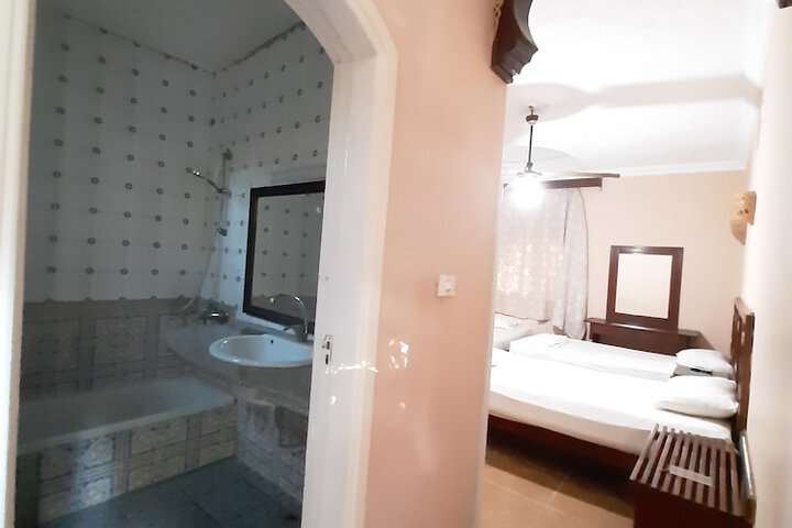 Room 4 of 74