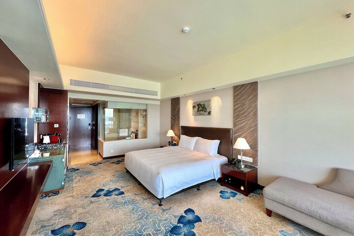 Room 20 of 104