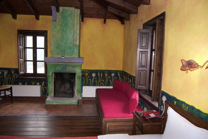 Room 12 of 26