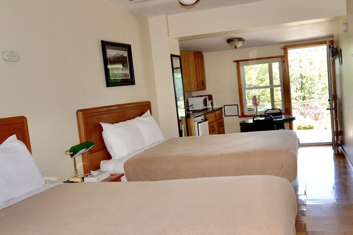 1 Queen Bed (1 of 43)