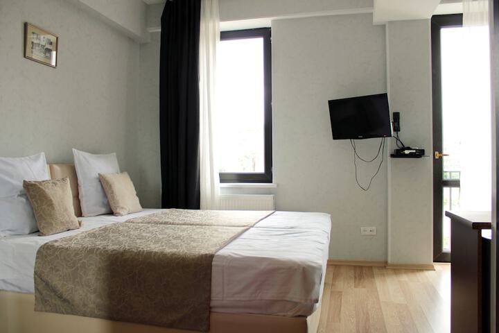 Room 18 of 34