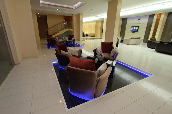 Entrance & Lobby