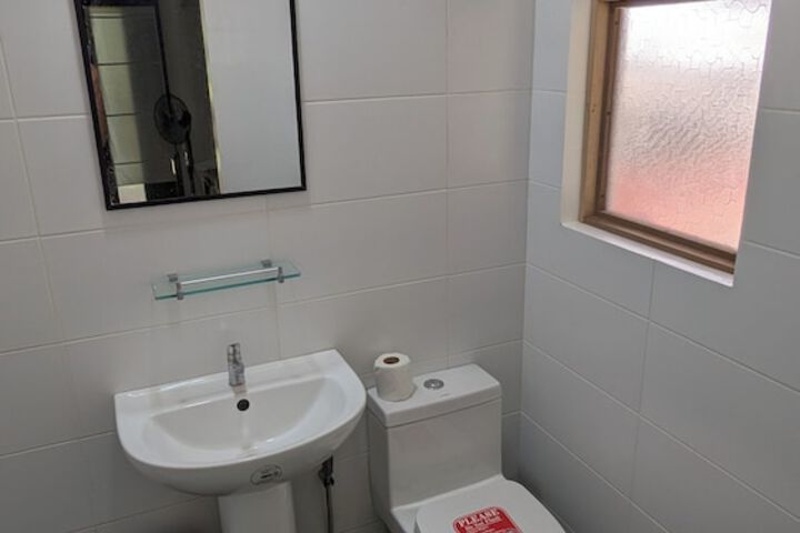 Room 13 of 32
