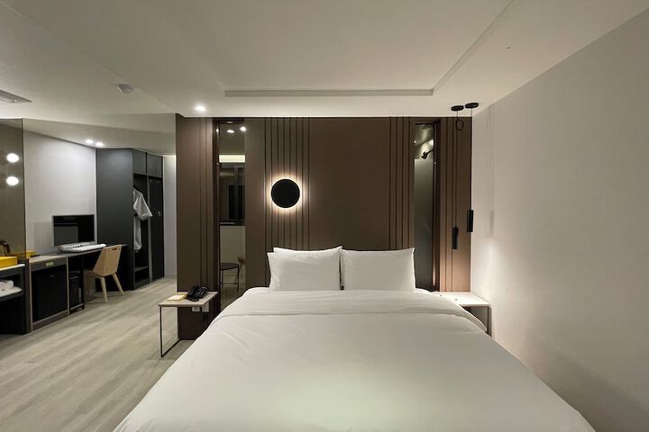 Room 30 of 60