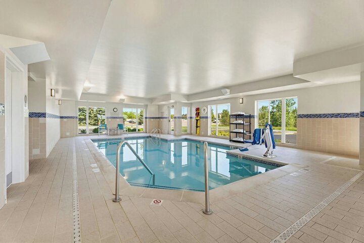 Pool Hotel