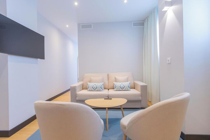 Room 21 of 48