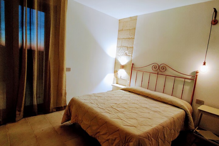 Room 2 of 8
