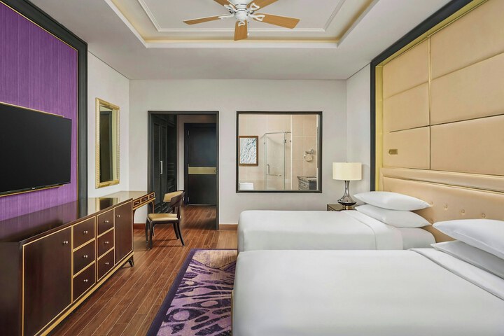 Room 18 of 94