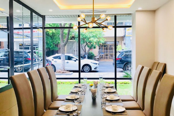 Dining 60 of 92