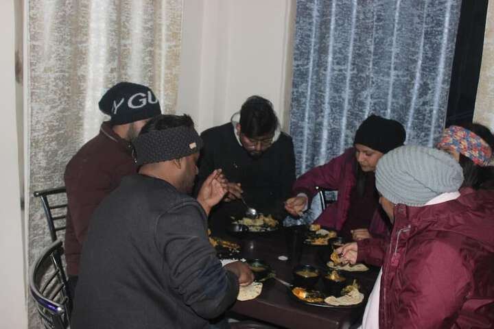Dining 9 of 18
