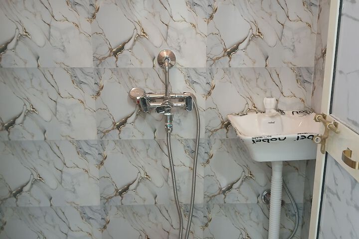 Room 16 of 20