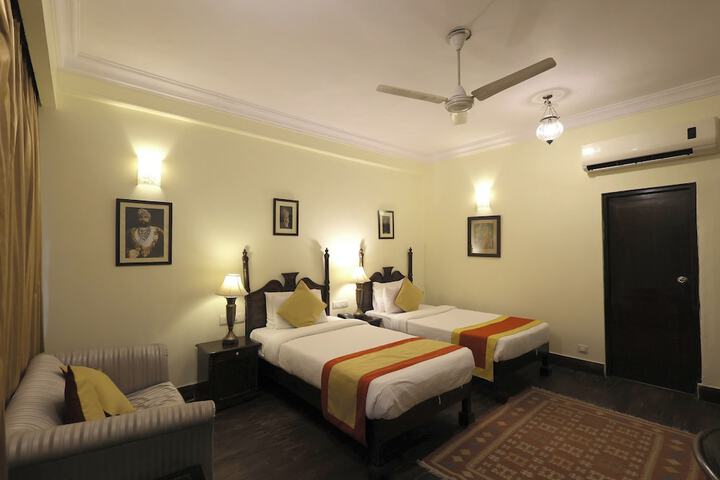 Room 6 of 47