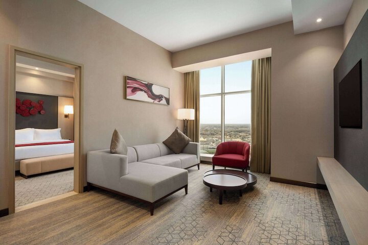 Room 11 of 36