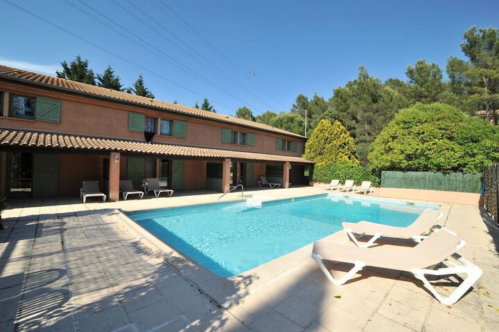 Pool 15 of 61