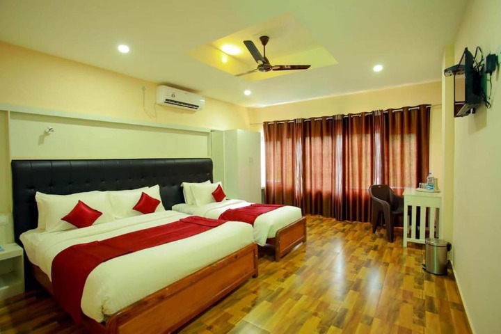 Room 13 of 35