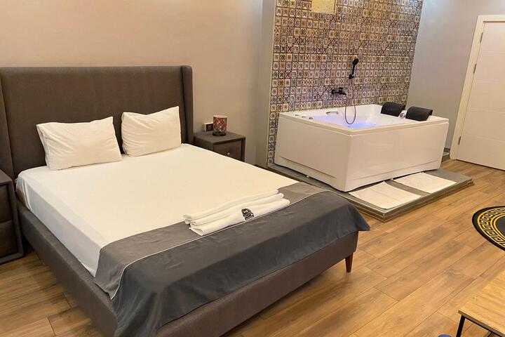 Room 2 of 21