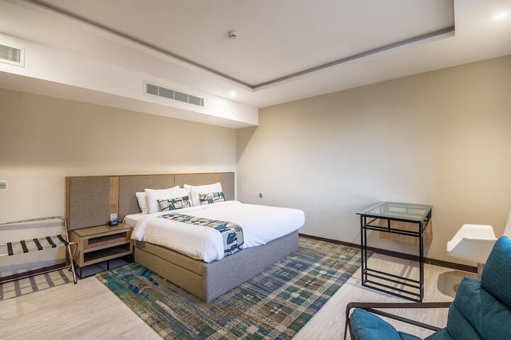 Room 29 of 74