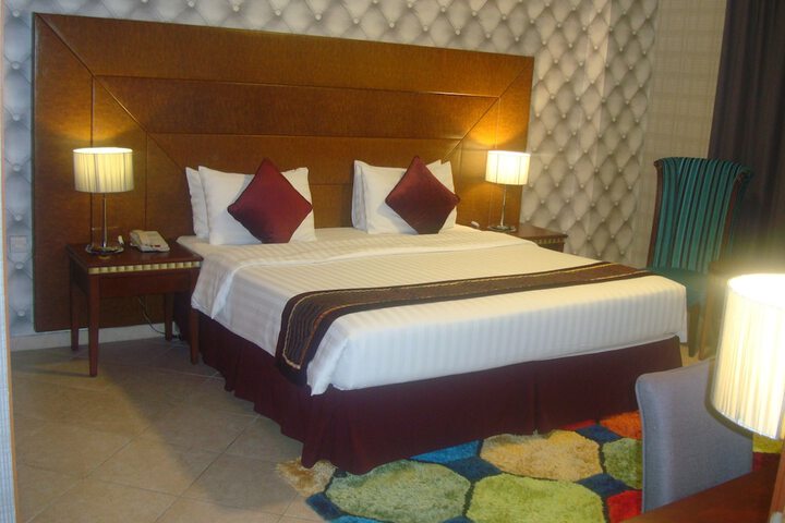 Room 6 of 39