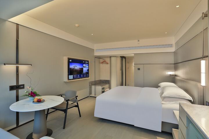 Room 17 of 95