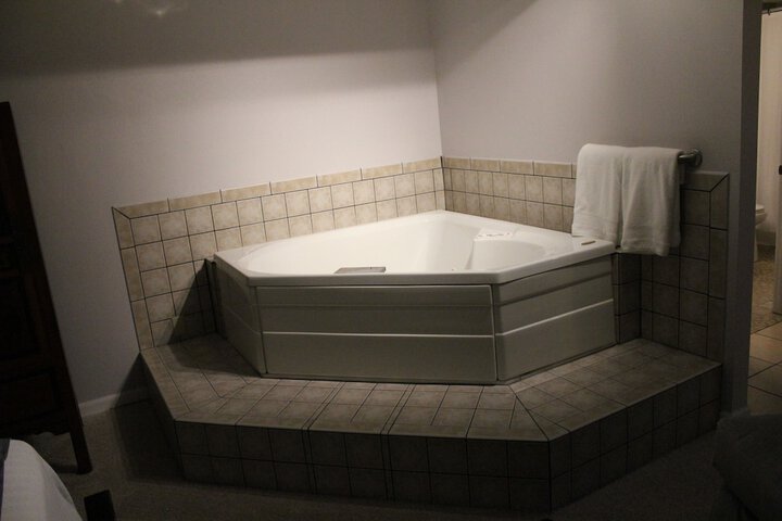 Hot Tub 130 of 219