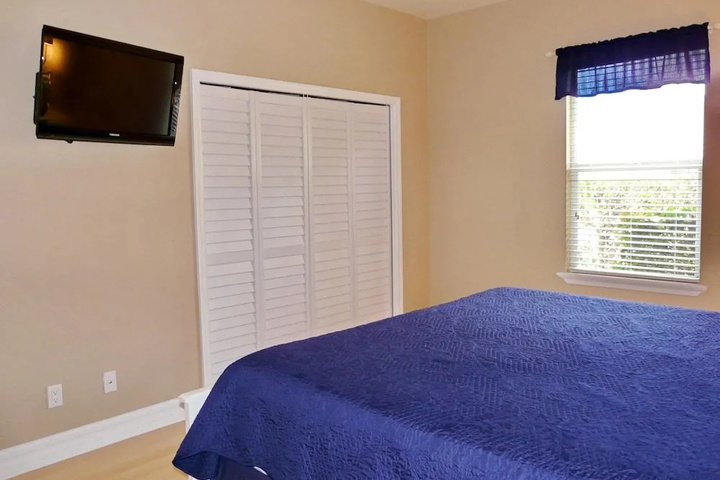 Room 3 of 20