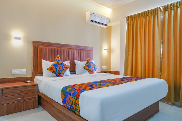 Fabhotel Emersion Residency