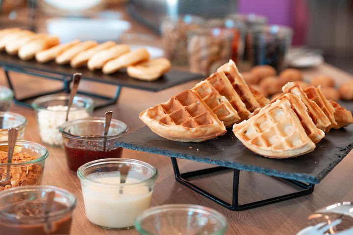 Breakfast/Coffee Service 27 of 42