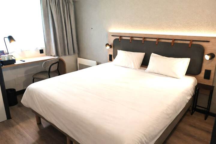 Room 6 of 49