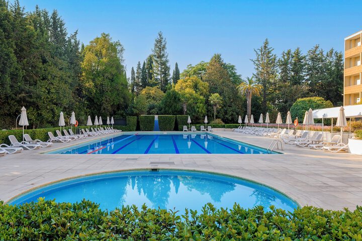 Pool 39 of 124