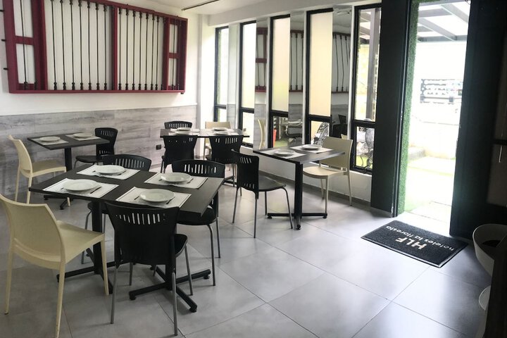 Dining 66 of 86