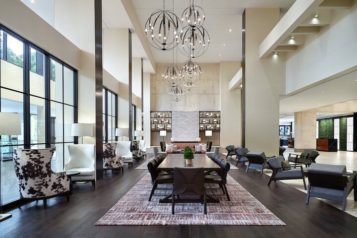 Lobby lounge