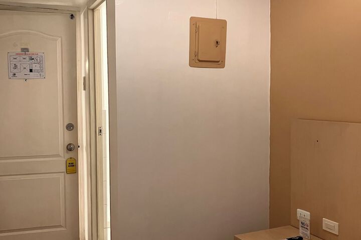 Room 46 of 89