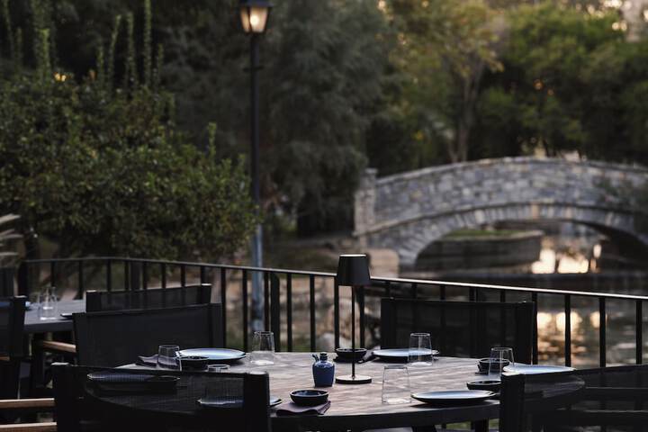 Dining 116 of 128