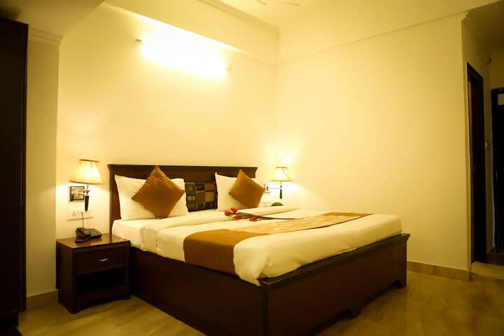 Room 10 of 37