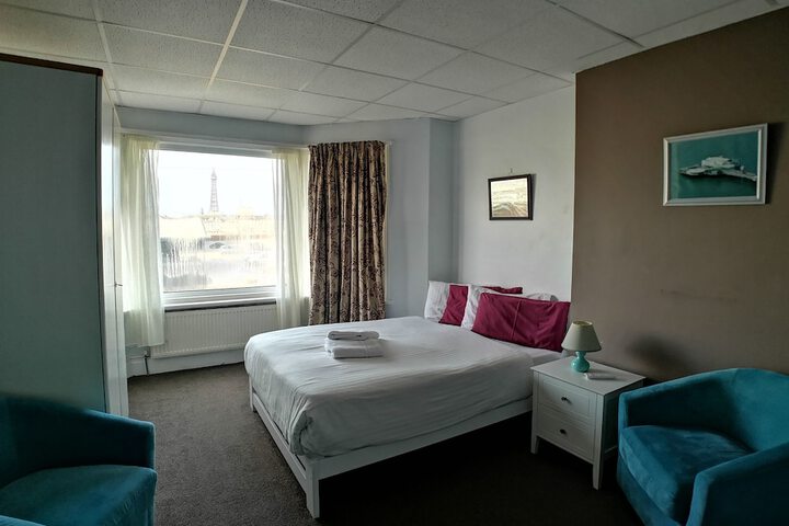 Room 41 of 102