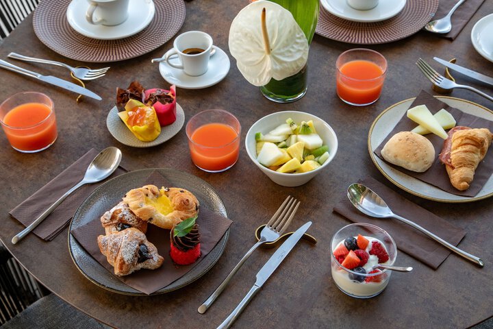 Breakfast/Coffee Service 72 of 85