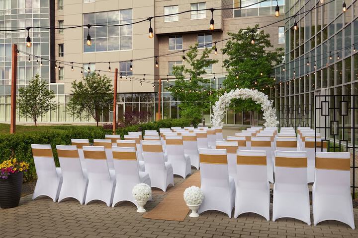 Ballroom/Hall 35 of 46