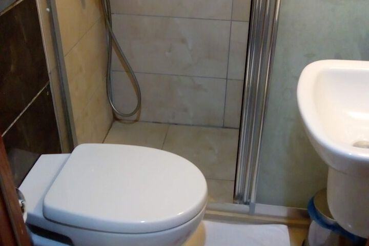 Room 15 of 25