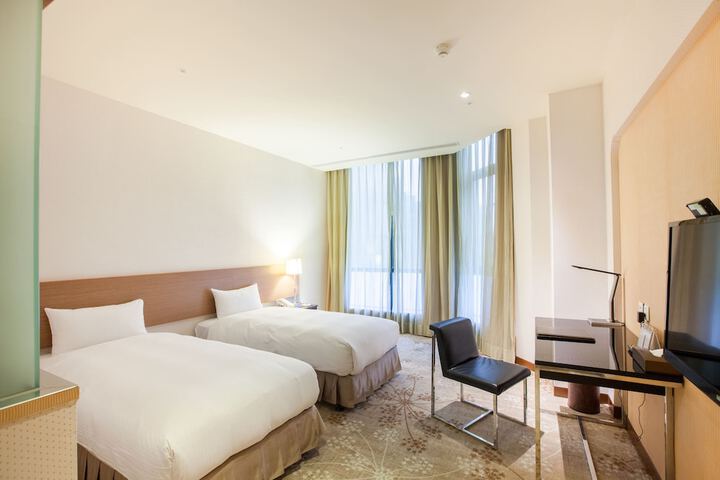 Room 8 of 35