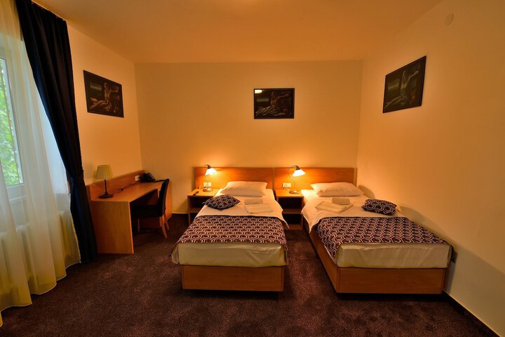 Room 13 of 39