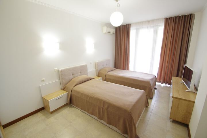 Room 4 of 61