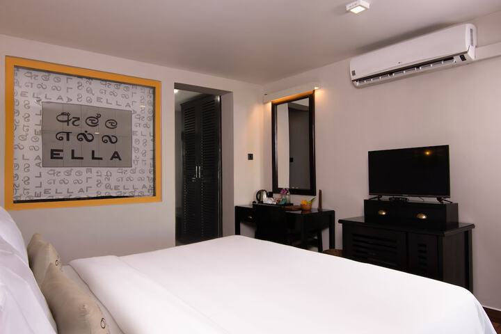 Room 11 of 49