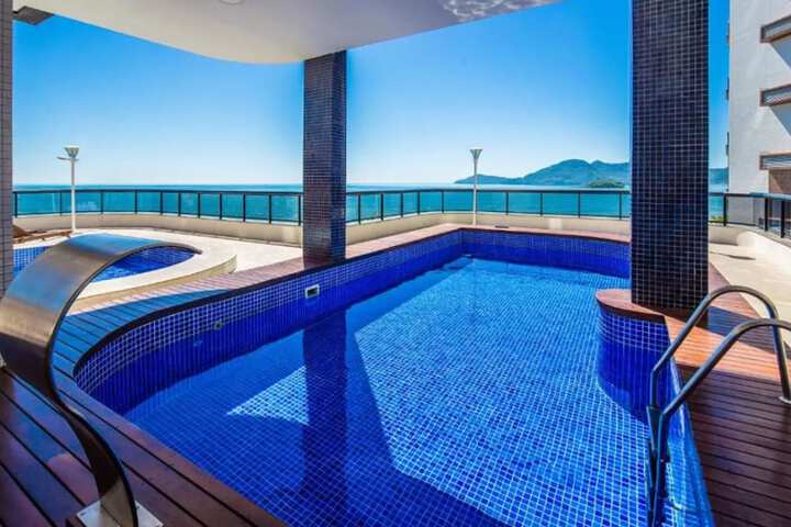 Hotel with Pool