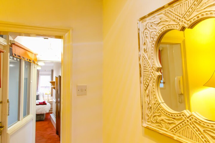 Room 84 of 174