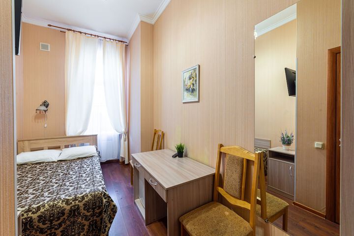 Room 48 of 176