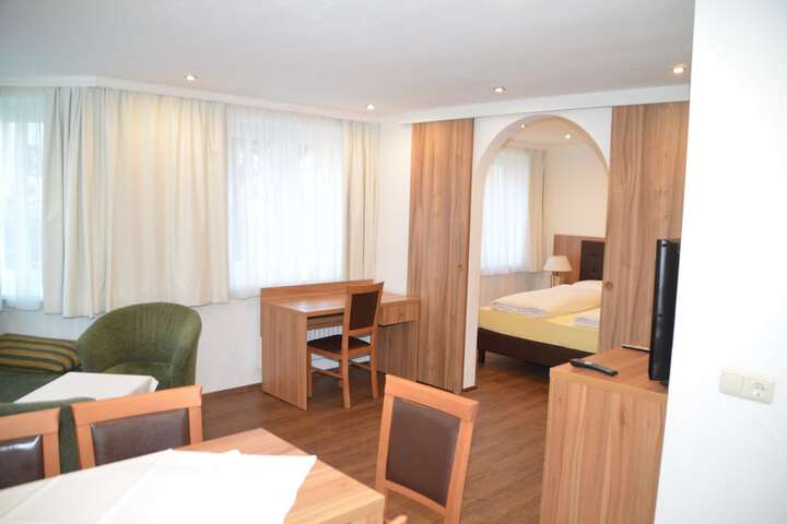 Room 5 of 44