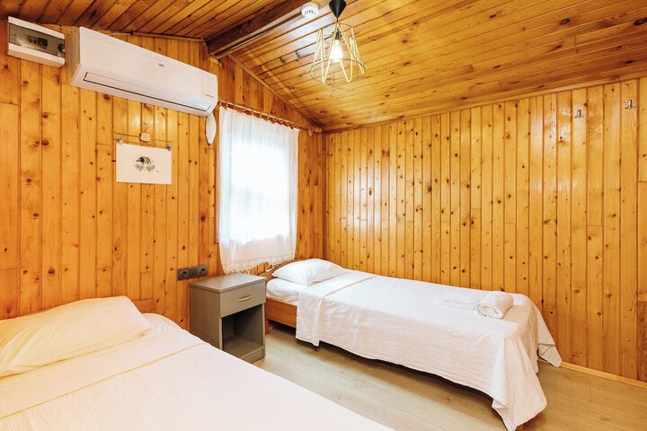 Room 14 of 66