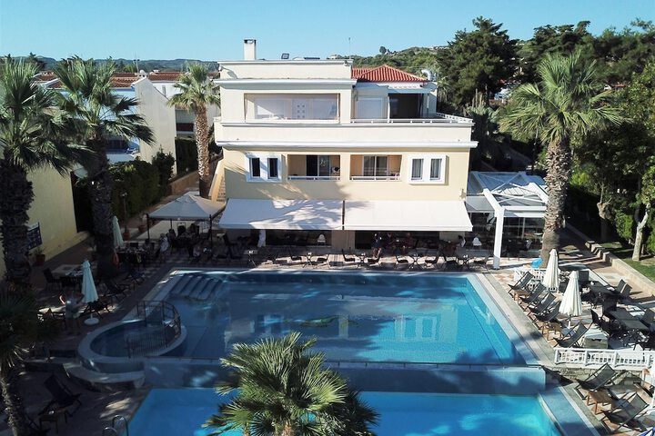 Pools & Facilities