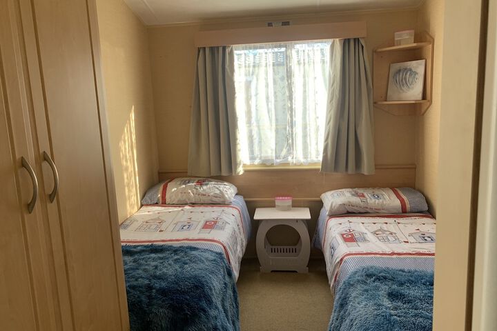 Room 2 of 16